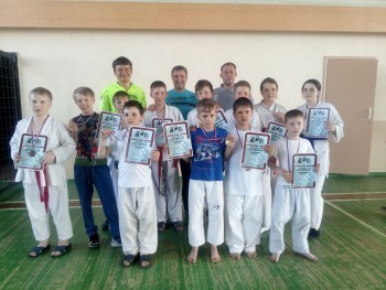 Спортсмены из Саткинского района завоевали 19 медалей на турнире по рукопашному бою 