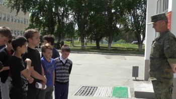 Юные жители Саткинского района посетили воинскую часть