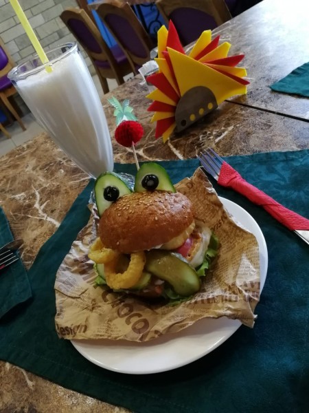 Мой друг Лягушонок: бургеры – новинку кафе «Лес чудес» – детки уминают, пища от восторга!