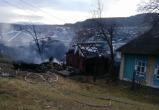 «Огонь уничтожил всё»: бакальцы, чей дом сгорел дотла в минувший понедельник, рассказали подробности ЧП 