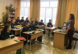 «Праздник должен быть безопасным»: стражи порядка Саткинского района пообщались со школьниками о пиротехнике 