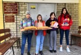 «По следам праздника»: бакальские школьники навестили жителей Дома ветеранов в Сатке 