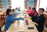 «Жительницы Саткинского района встретились за шахматной доской 