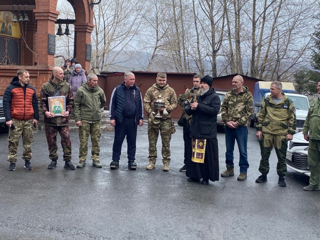 От фронта до дома»: из Сатки в зону СВО отправилась очередная партия  гуманитарной помощи