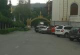 «Я паркуюсь, как олень!»: гости «Сонькиной лагуны» в Сатке нарушают ПДД РФ