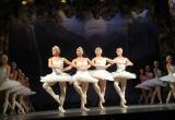 Саткинцам показали балет «Лебединое озеро» 