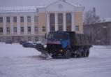 «В усиленном режиме»: в саткинском районе работники коммунальных служб борются с последствиями снегопада 