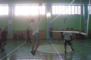 «Добрая спортивная традиция»: в Саткинском районе проходил рождественский турнир по волейболу 