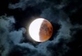 Когда жители Саткинского района смогут увидеть первое лунное затмение 2020 года