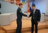 Житель Саткинского района Артём Карпук получил награду за совершённый подвиг 