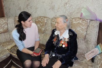90-летняя жительница Бакала Валентина Селянина получила послание от Президента России         