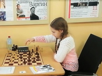 «Новое достижение Рады Дубовиковой»: саткинская шахматистка завоевала «серебро» в интернет-турнире 