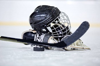 «Приходите болеть!»: в День защитника Отечества в Сатке состоится хоккейный матч 