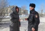  «По следам праздника»: полицейские Саткинского района поздравили женщин с Восьмым марта 
