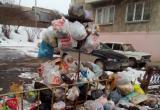  «Мусоровоз не мог подъехать!»: жителям саткинской улицы Комсомольской ответили, почему у них не вывозили ТКО 