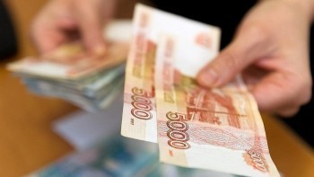 Губернатор Челябинской области пообещал выплатить соцработникам премии в размере 10 тысяч рублей  