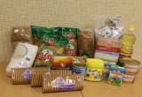 Пенсионер из Саткинского района благодарит волонтёров за доставленные ему продукты 