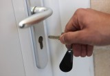 Житель Саткинского района приехал отдать ключи от квартиры, а вместо этого похитил телевизор 