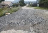 «Грунт должен осесть»: почему в районе Цыганки в Сатке не отремонтировали дорогу? 