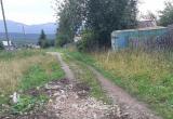 «Не проехать, не пройти!»: жители посёлка Рудничного возмущены состоянием дороги на улице Глинки