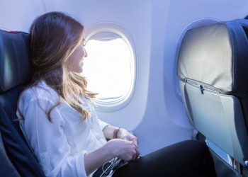 Советы тем, кому предстоит впервые лететь на самолёте: что делать и как себя вести 