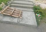 Жители Сатки сломали только что отремонтированные ступени у остановки «Волна» 