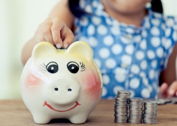 Как научить ребенка распоряжаться деньгами и экономить