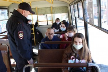«Пусть тогда на такси ездят!»: саткинец возмущён тем, что не все пассажиры автобусов соблюдают масочный режим 