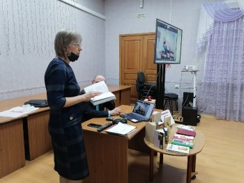 «О поэзии, осени и вдохновении»: жители Саткинского района приняли участие в заседании философского клуба