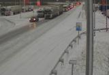 «Будьте осторожны!»: из-за снегопада на трассе М-5 образовались пробки и уже произошли аварии 