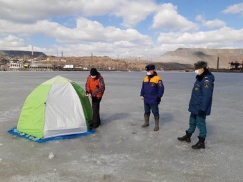 В Саткинском районе запрещён выход на лёд