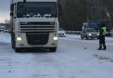«Смогут ездить только ночью»: перед Новым Годом для большегрузов закроют въезд в Челябинск в дневное время