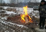 «И от маленькой искры может быть большой пожар»: можно ли жителям Саткинского района сжигать бытовой мусор