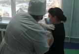 В Сатке медицинским работникам поставили прививки от коронавируса 