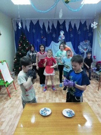Юные жители Саткинского района отметили старый Новый год весёлыми конкурсами 