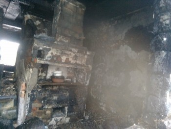 «Огонь уничтожил всё»: какая помощь требуется погорельцам из посёлка Ельничного 