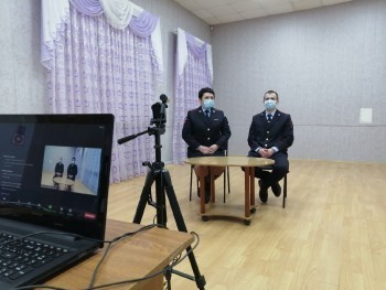 «Разговор с людьми в погонах»: полицейские провели онлайн-встречу с учащимися школ Саткинского района 