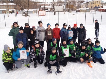 «К воротам - по снегу»: юные футболисты из Бакала приняли участие в контрольной тренировке 