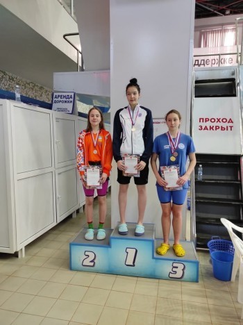 Саткинские спортсмены завоевали награды на областном чемпионате по плаванию 