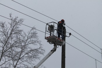  «Сатка - в их числе»: ураганный ветер оставил без электричества жителей нескольких территорий Челябинской области