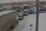  «Фуры стоят, кое-где - лёд»: читатели сайта «Говорит Сатка» рассказали о ситуации на трассе М-5 «Урал» 