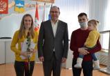 «Переезжаем!»: 31 семья из Саткинского района получила жилищные сертификаты 