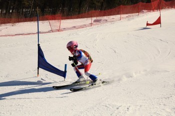 «Завоевала «бронзу»: 8-летняя спортсменка из Бакала Кира Обухова продолжает покорять горные трассы 