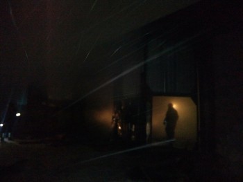 «ЧП в гараже»: бакальские и саткинские огнеборцы при ликвидации пожара предотвратили взрыв газового баллона 