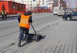 В Сатке на центральных улицах города стартовали работы по очистке города 