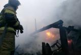 «Горячее» ЧП»: бакальские и саткинские пожарные боролись с огнём в частном секторе 