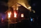 «Огонь стремительно распространялся»: сегодня ночью в Саткинском районе горел жилой дом 
