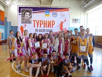 В Сатке состоялся XXXI региональный турнир по баскетболу «Кубок Андрея Кардапольцева»
