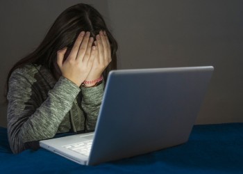Что делать, если столкнулся с кибербуллингом: советы подросткам и их родителям 