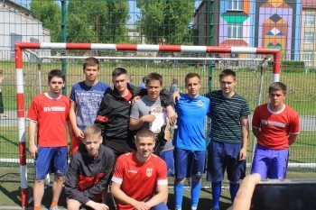 Саткинские студенты завоевали право выступить на финальных областных соревнованиях по мини-футболу